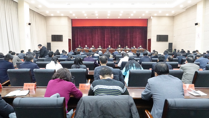 马锁文在市纪委派驻机构工作会议上强调 <br>发挥“派”的权威“驻”的优势      当好“探头”和“前哨”