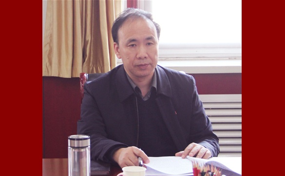 冯芳喜指导开发区工委班子民主生活会  