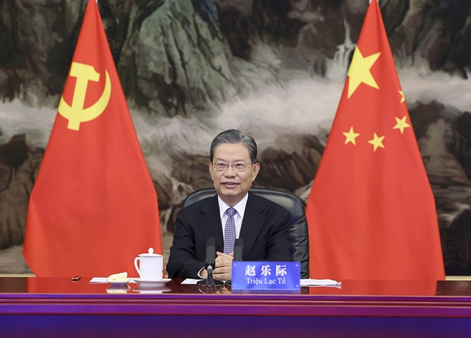 赵乐际同越共中央政治局委员、中央书记处书记、中央检查委员会主任陈锦绣<br>举行视频会见