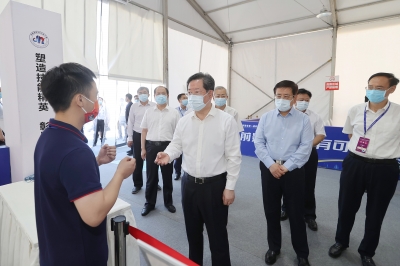 楼阳生在河南省第一届职业技能大赛开幕式上强调<br>让每个劳动者掌握“一技之长”创造出彩人生<br>王凯出席 汤涛致辞