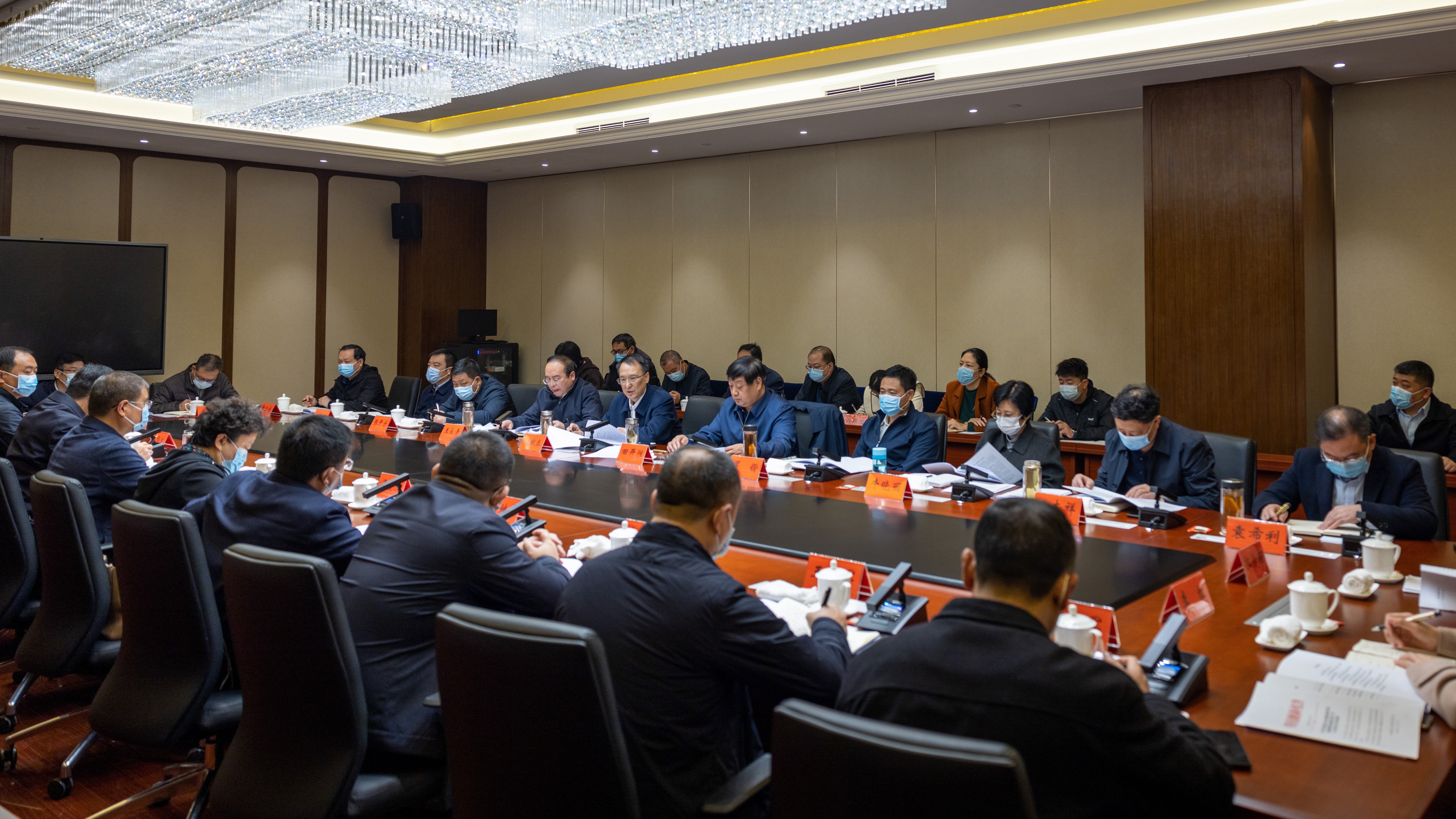 市委反腐败协调小组会议召开